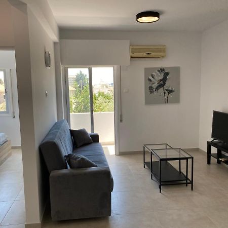 1-Bedroom Apartment With View Limassol Extérieur photo