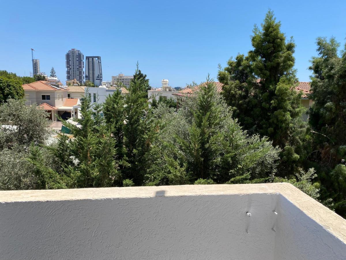 1-Bedroom Apartment With View Limassol Extérieur photo